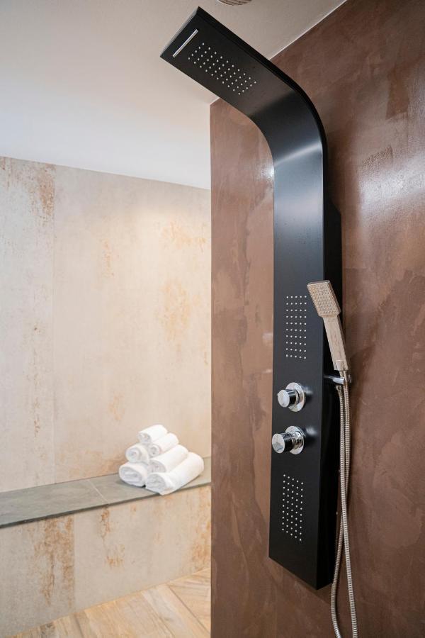 Vespa Apartments Moneglia Rom bilde