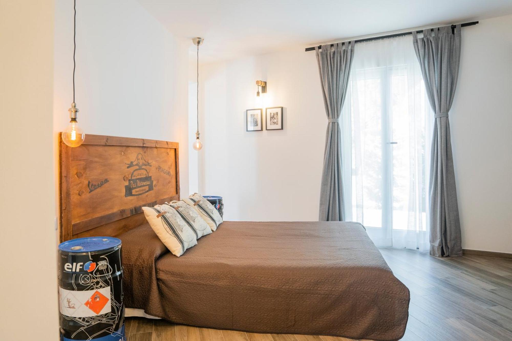 Vespa Apartments Moneglia Rom bilde