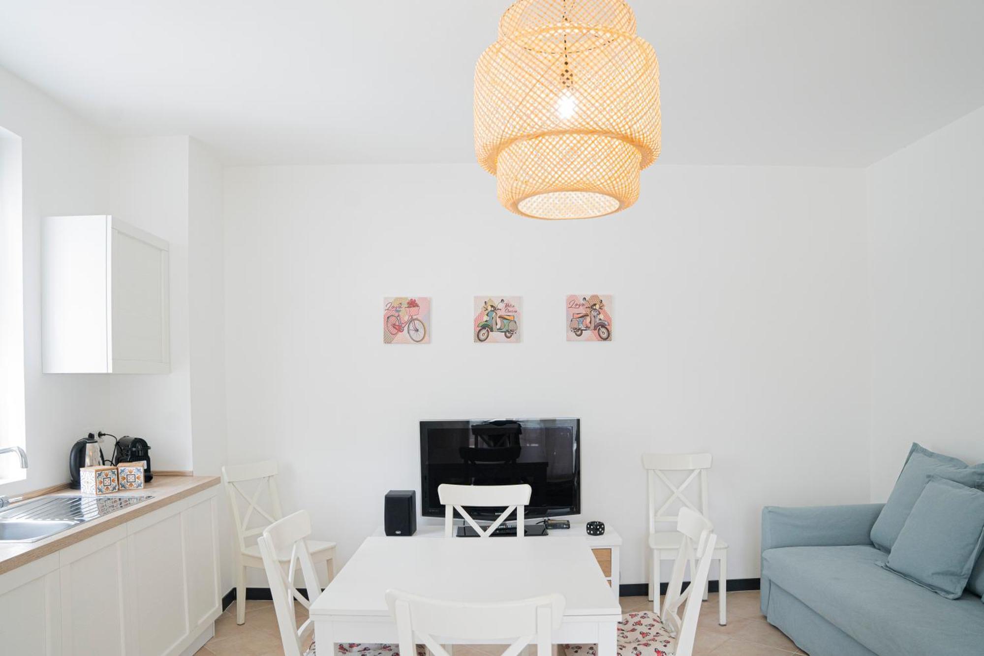Vespa Apartments Moneglia Rom bilde